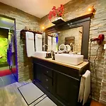 High Standing! 200m2 Private Garden Jacuzzi Sun Bed & Interior Apartamento