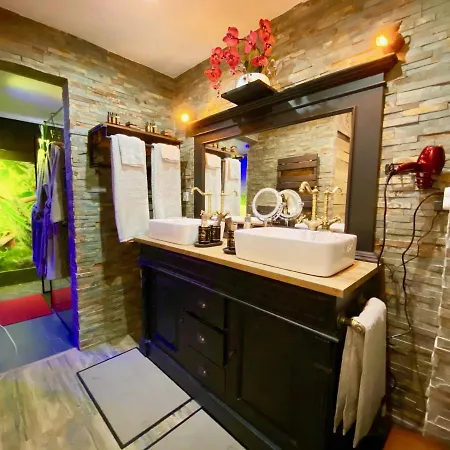 High Standing! 200m2 Private Garden Jacuzzi Sun Bed & Interior Appartement