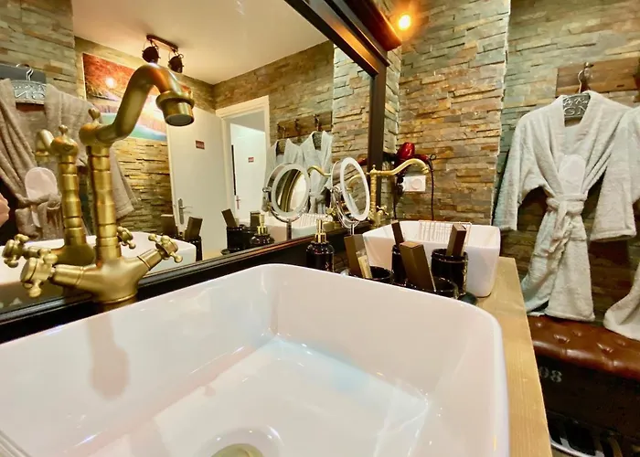 High Standing! 200m2 Private Garden Jacuzzi Sun Bed&interior *