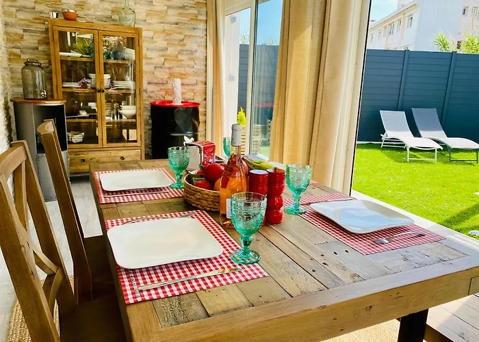 Apartment High Standing! 200m2 Private Garden Jacuzzi Sun Bed&interior