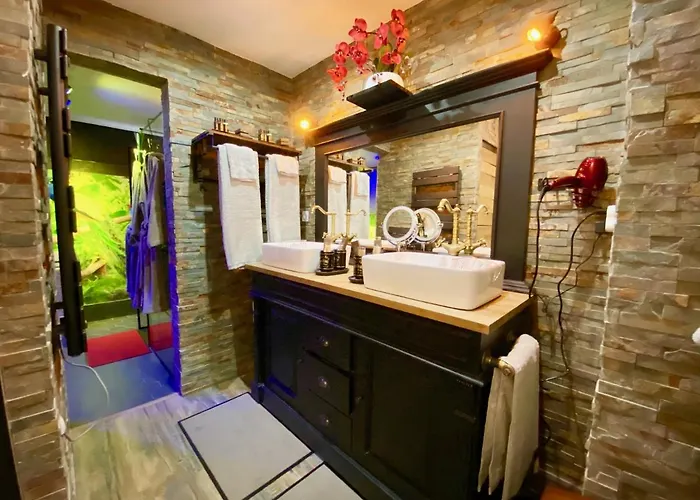 High Standing! 200m2 Private Garden Jacuzzi Sun Bed&interior Apartment